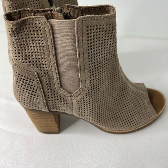 Tom’s | Heeled Boots Size 7.5 - Picture 5 of 7